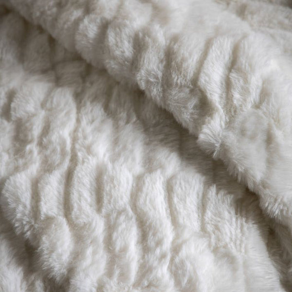 LUXURY | SUPER SOFT TEXTURED THROW