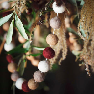 FELT | POM POM BERRY GARLAND